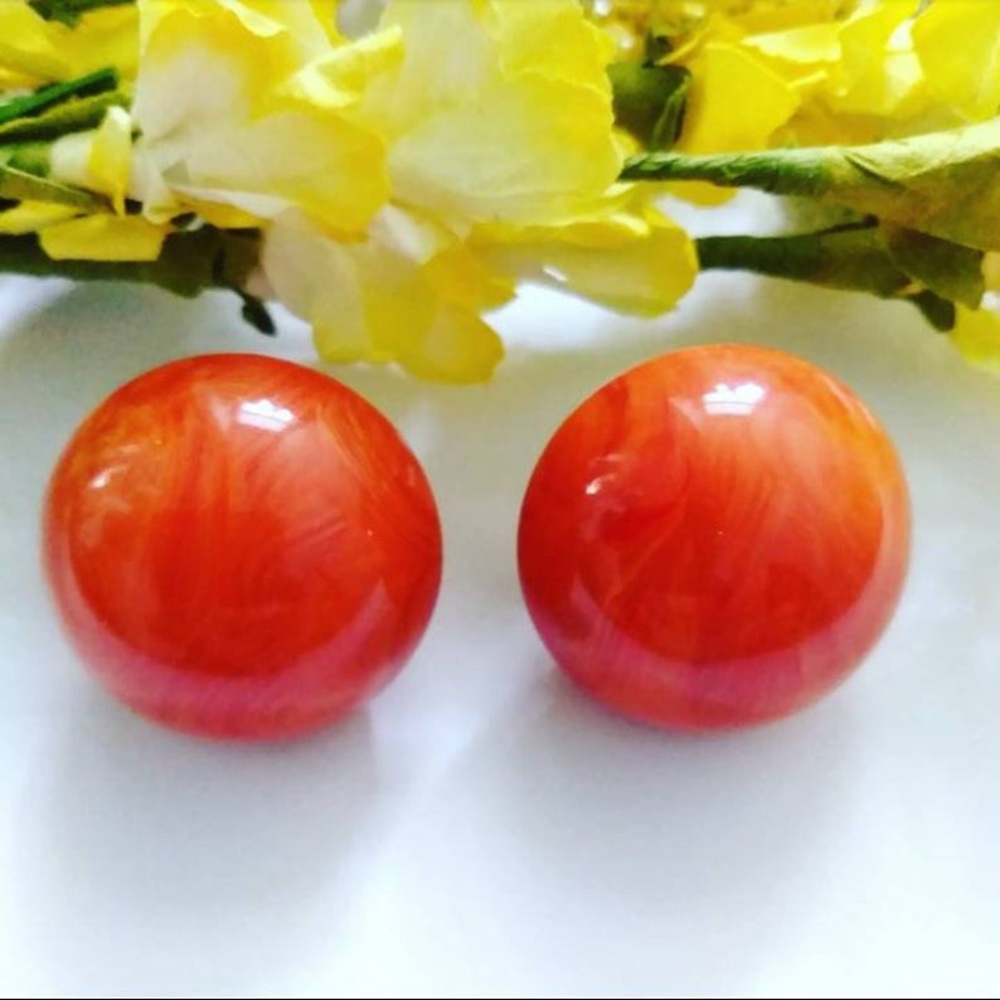 1970’s Vintage Vogue Marbled Resin Earrings